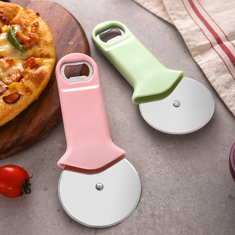 ピザカッター 栓抜き付き 多機能 ステンレス 切れ味抜群 360度回転 握りやすい お手入れ簡単 滑り止め 調理器具 キッチンツール キャンプ アウトドア パーティー 家庭用 飲食店 業務用 便利グッ