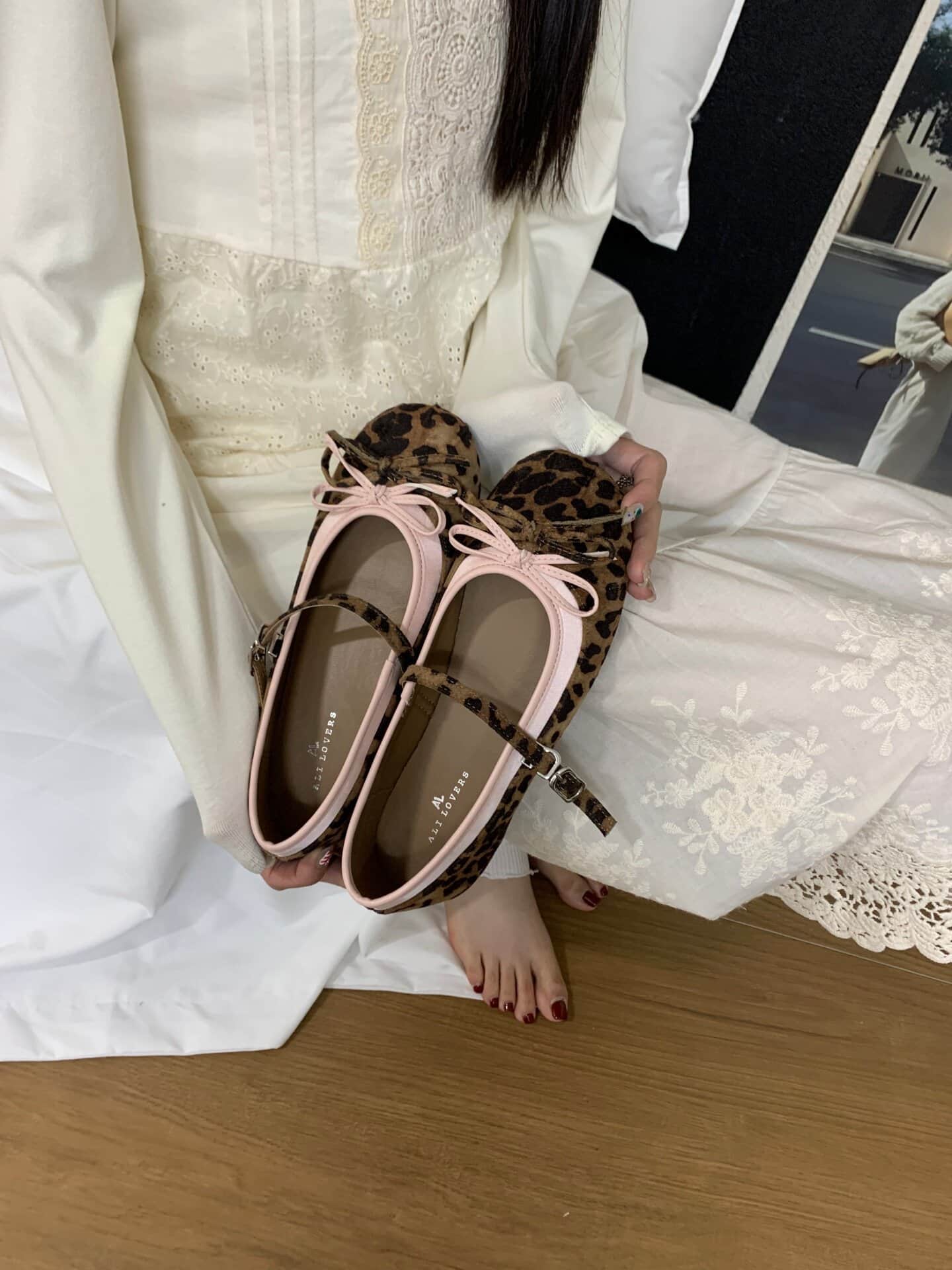メリージェーン レディース バレエシューズ スクエアトゥ リボン ストラップ 大人可愛い レオパード ヒョウ柄 フラットシューズ 歩きやすい 痛くない 疲れにくい ローヒール ぺたんこ靴 カジュアル