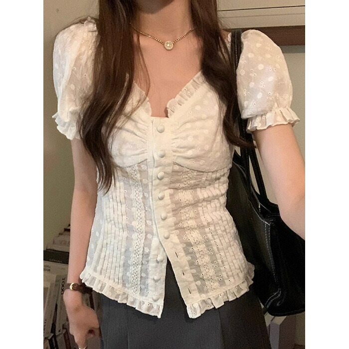 ブラウス レディース トップス 半袖 Ｖネック レース パフスリーブ フレンチ レトロ ガーリー 刺? アイレット シャツ 夏 涼しい おしゃれ 上品 大人 可愛い 通勤 通学 デート お出かけ フェ