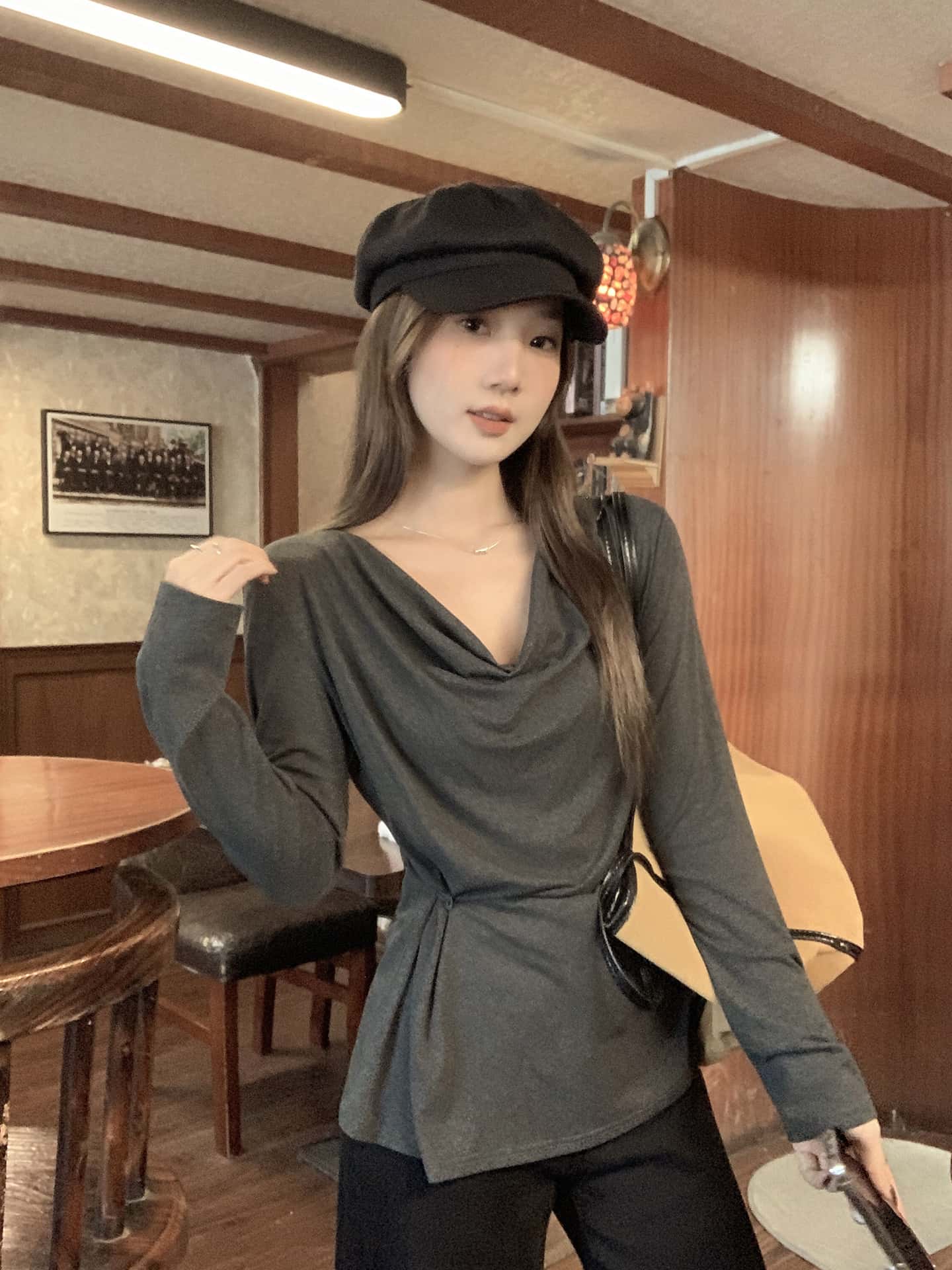 トップス レディース カットソー ドレープネック 長袖 Tシャツ 着痩せ 通勤 デート きれいめ カジュアル スタイリッシュ アシンメトリー 無地 モード フェミニン 秋物 冬物 秋冬 薄手 やわらか