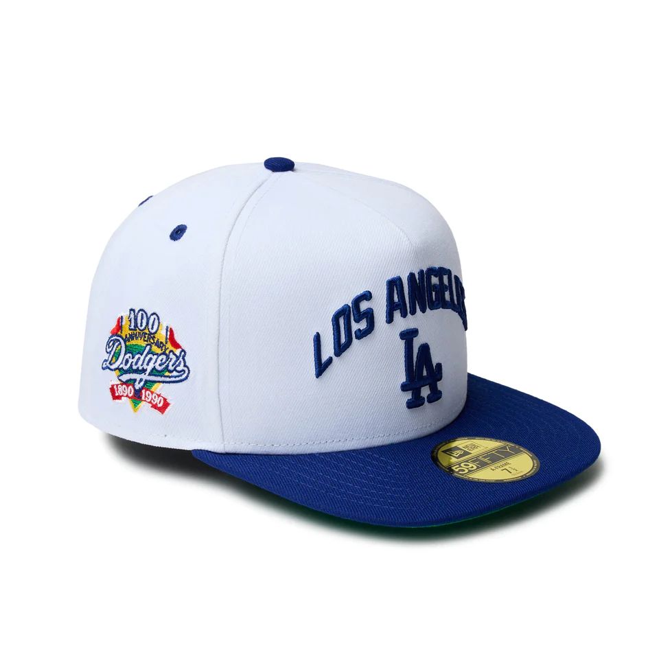 NEW ERA - 【レア商品】ニューエラ　ドアラのステッチが可愛いキャップ　完売商品 NEW ERA - 【レア商品】ニューエラ ドアラのステッチが可愛い