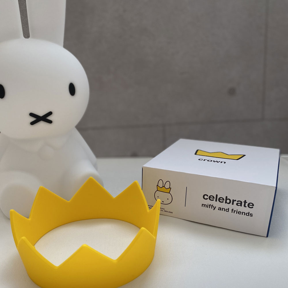 楽天市場 ラッピングok ミッフィー Miffy 王冠 Crown クラウン 冠 北欧 かわいい おしゃれ 黄色 Yellow パーティー お誕生日 お祝い クリスマス 卒園 入園 Mr Maria ミスターマリア ウォールステッカーのルームプラス