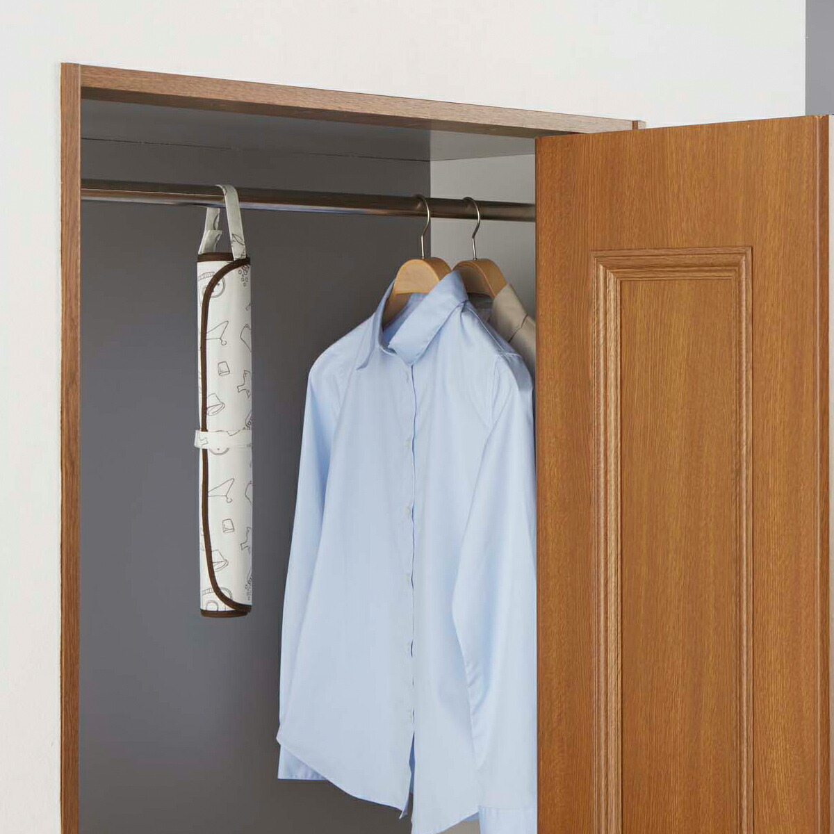 楽天市場 アイロンマット アイロン台 アイロンがけ アイロン掛け アイロンボード 収納 コンパクト かわいい ギフト プレゼント テーブル 手軽 便利グッズ ポイント10倍 くるくるアイロンマット ランドリー インテリアショップroomy Garden