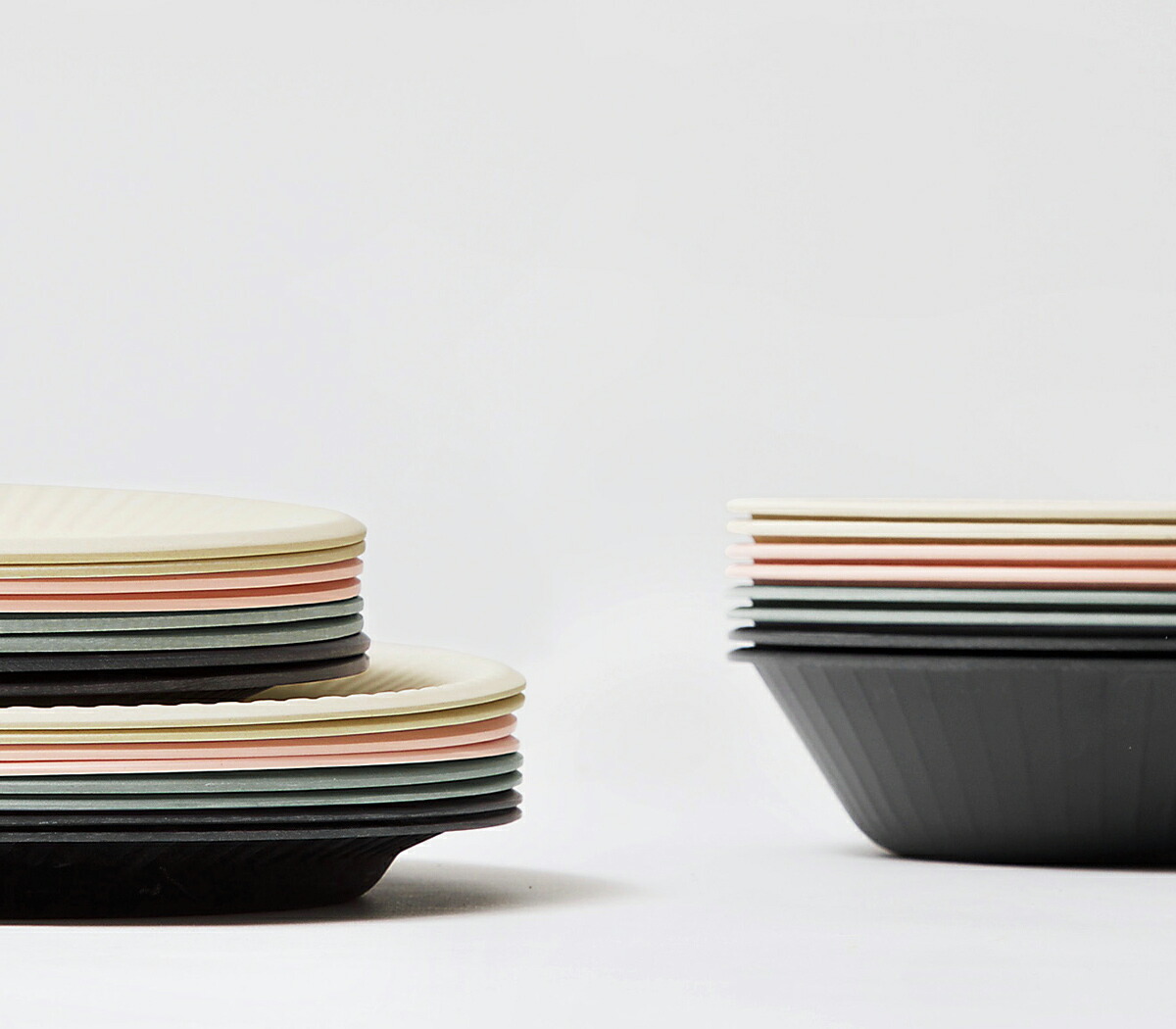 楽天市場 皿 お皿 4枚 セット プレート 丸皿 おしゃれ エコ バンブー テーブルウェア 軽量 薄い 食器 食洗機可 25cm 割れにくい 食洗機対応 平皿 黒 子供 アウトドア キャンプ かわいい イデアコ ビーファイバー ポイント10倍 送料無料 Ideaco B Fiber Plate25