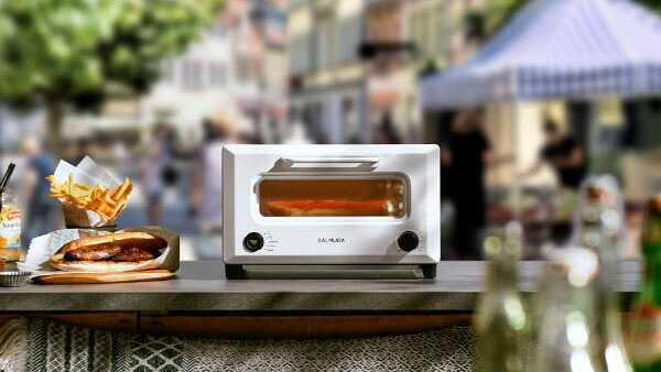 正規品 バルミューダ リベイカー トースター 食パン 2枚焼き パン 揚げ物 温め カレーパン フライ トースト リベイク オーブン クロワッサン ピザ 菓子パン 惣菜パン 朝食 オーブントースター 小型 ブラック ホワイト おしゃれ KTT01JP［ BALMUDA ReBaker ］