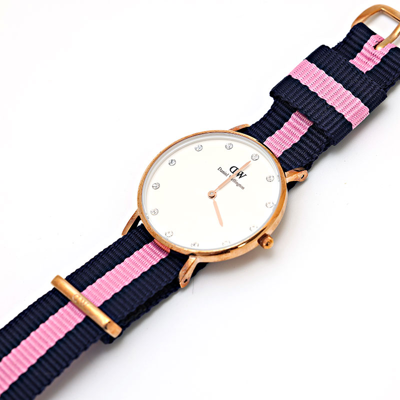 【 店卸し資産追っ立てる大売り出し客体商いもの 】ウオッチ 布切れ Daniel Wellington ダニエルウェリントン ユニ一発やる メンズ レディース 0952DW 並行輸入品 可愛らしい 好いたらしい オシャレ 今めかしい（昨年比でよりお得に売りわたす中）