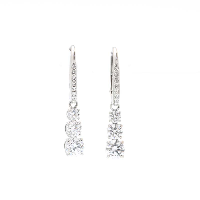 すぐに使える【２点で5％OFFクーポン】ピアス フープピアス 揺れる 上品 SWAROVSKI スワロフスキー 5416155 レディース シルバー クリア アクセサリー アトラクト トリロジイ ラウンド ATTRACT TRILOGY ROUND ギフト プレゼント 並行輸入品 新生活