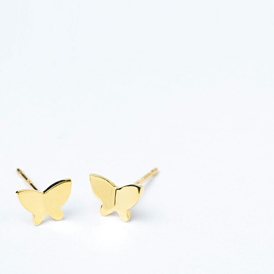クラシカル 蝶 モチーフ ピアス レディース 18金 バタフライ シンプル 幸運 お守り ピアス『mini butterfly』(ゴールド イエローゴールド 18k k18) ブランド 女性 彼女 人気 誕生日 記念日 プレゼント ギフト ジュエリー プッシュギフト 自分へのご褒美 母の日｜ロッソエブルージュエリー