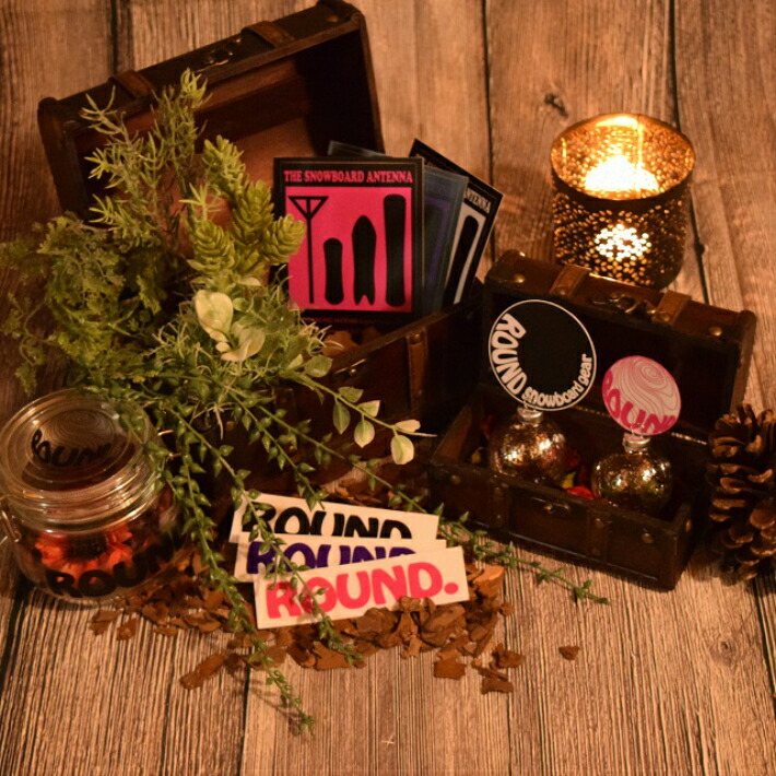 スノーボード スノボ ロゴ ステッカー 縦12 横9 ラウンドスノーボードギア シール 黒 白 正規販売店 ピンク 紫 ブランド 防水 長方形 おしゃれ 英字 小物 アクセサリー Uvカット 英語 文字 屋外用 かっこいい スキー スノーボード用 四角 かわいい