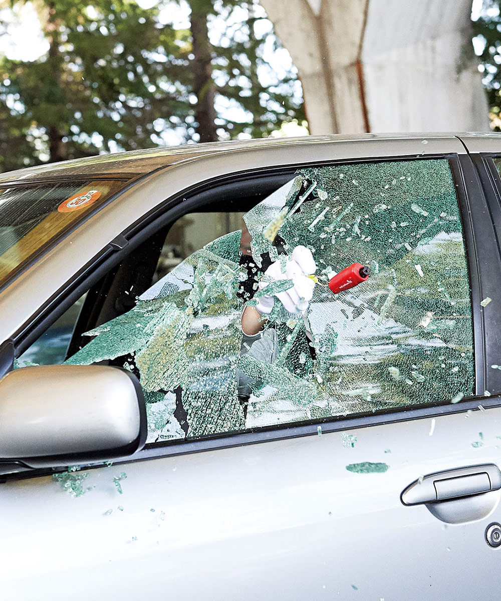 防災グッズ 車脱出 常備品 ガラスを割る 緊急コンパクトツール 緊急脱出ツール 車脱出用ツール 便利グッズ コンパクトツール ベルトを切る カー用品