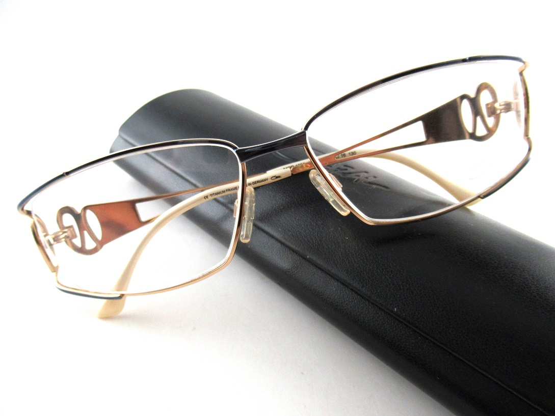 CAZAL/カザールMOD.1030 C.004メガネ枠組みＦＲＧ製チタン枠組みオリジナル性的で晴れ晴れしいTITANIUM 容れもの不具合のある 人並み外れた通貨価値通貨価値58000円