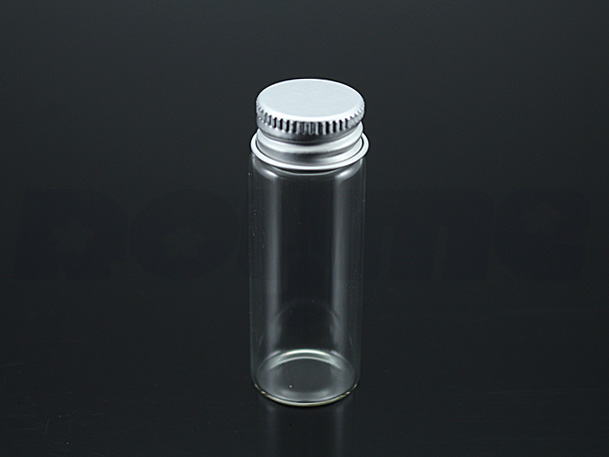 銀蓋付きガラス小瓶/ガラス容器/2.2×4.0cm/容量7ml/銀蓋タイプ/直径22mm/高さ40mm【1個】瓶/ガラス瓶/ガラスビン/蓋付 小瓶/ガラス小瓶/ガラス瓶/瓶/1個/単品/密封小瓶/ミニガラス/ミニガラス瓶/ミニチュア小瓶 royme ガラスの小瓶 7ml 20個