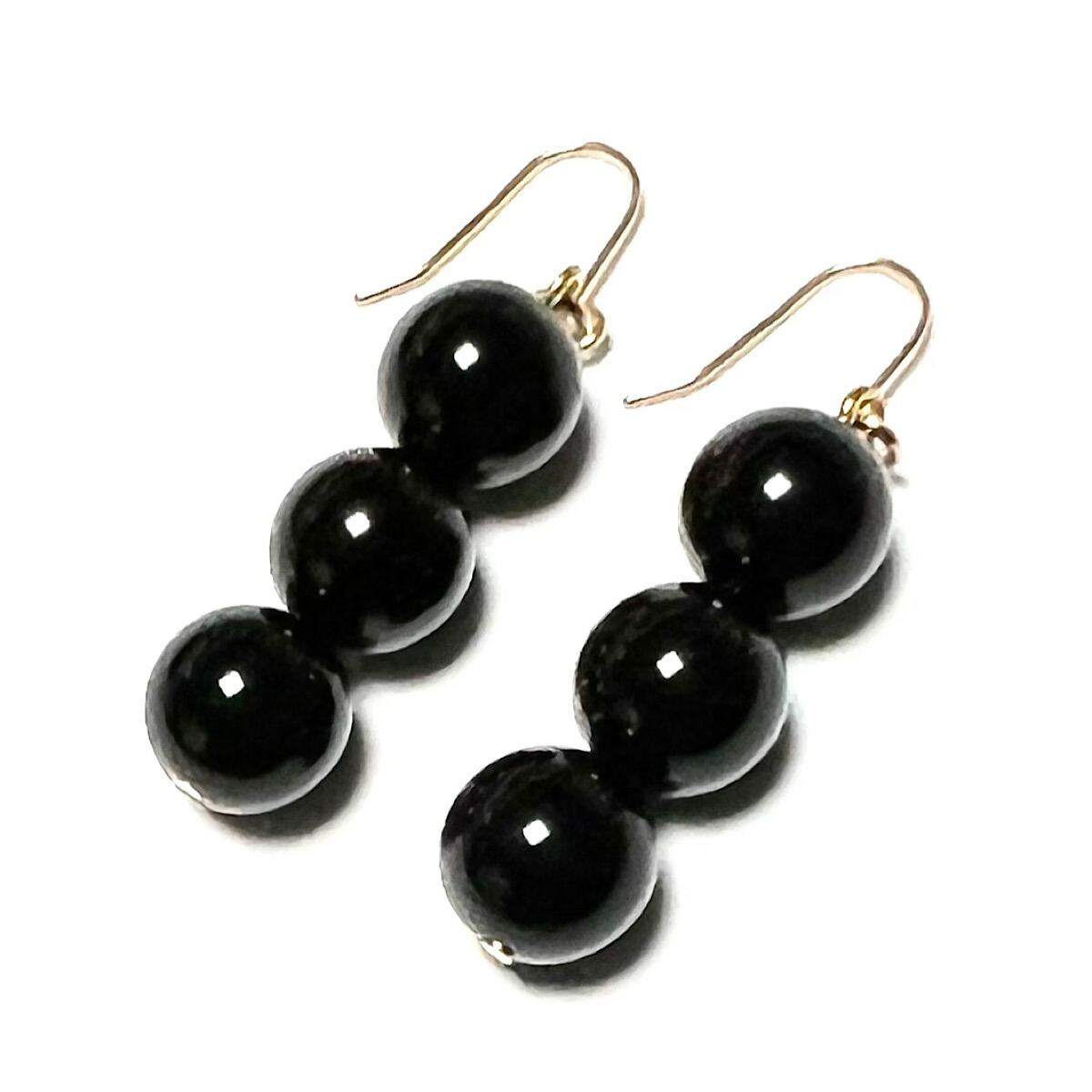 K18 オニキス ピアス イヤリング ブラックオニキス ラウンド 8mm ３連 トリプルタイプ フックピアス K18YG 18金イエローゴールド アメリカン 誕生石 天然石 チャーム 18K ギフト 誕生日 バースデー プレゼント 結婚記念日 クリスマス ホワイトデー 母の日 贈り物
