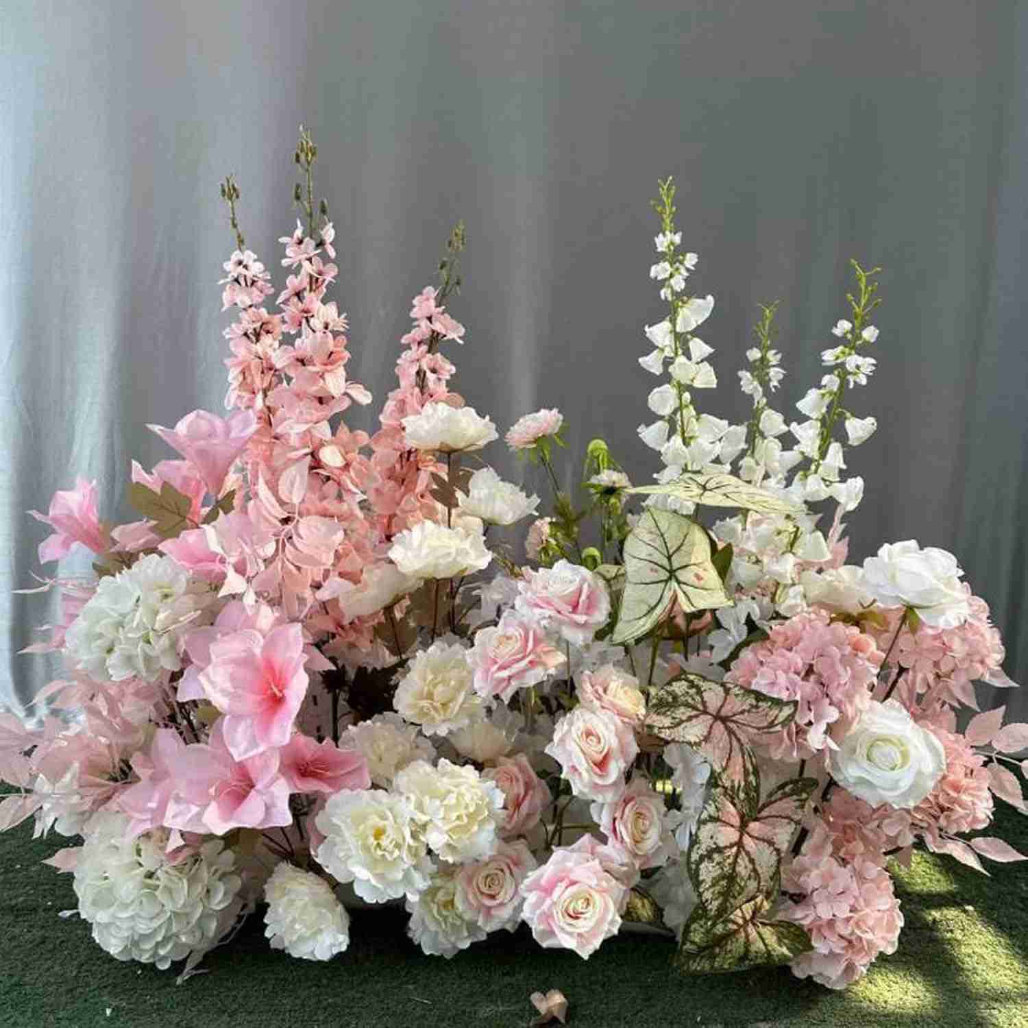 造花 シルクフラワー 結婚式 鮮やか 床列 花の道 フラワーガイド 結婚式装飾 花の列 シルクフラワー フラワーアレンジメント 結婚式の道具 フラワー5 パーティー 触れる時に真実な感 細工が丁寧 バ