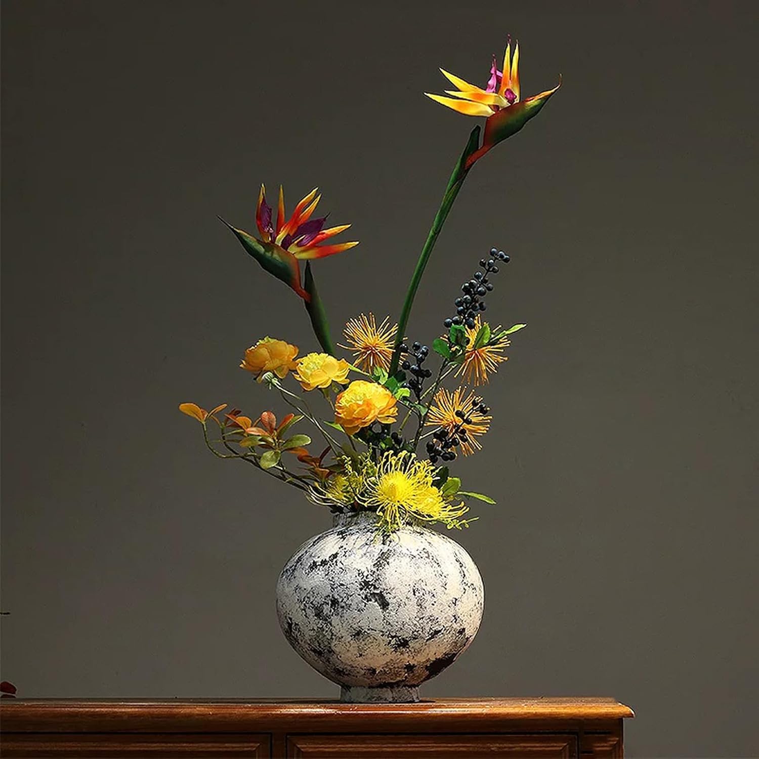 造花 人工観葉植物 極楽鳥花 F アジサイ バラ カラーリリー インテリア 鮮やか色 陶器の花瓶 フェイクグリーン 生気に満ち 本物そっくり 置物 リビング 玄関 02セット 書斎 茶室 卓上装飾 フ|デイリーパレット店