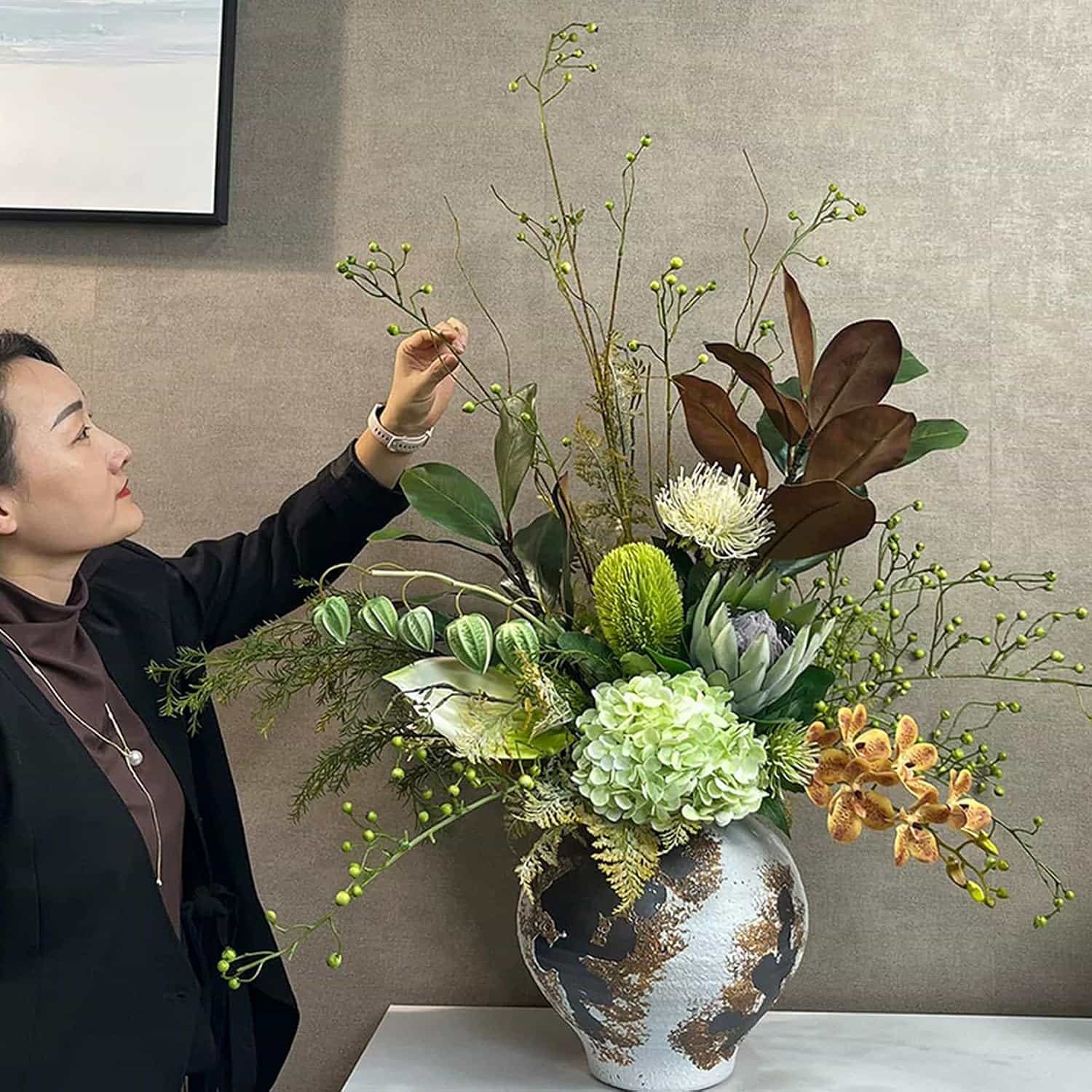 造花 アジサイ ブーケ 生け花 陶器花瓶 インテリア 卓上 和モダン 玄関 業務用 02セット オフィス F リビング 食卓 会議室 自然な姿 本物そっくり 生花と見間違う美しさ フラワーアレンジメン｜デイリーパレット店