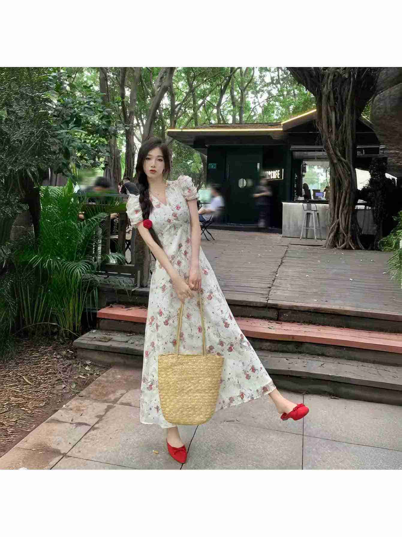 【大人レトロ】ワンピース ロングワンピース ワンピ マキシワンピース 花柄 総柄 Vネック 半袖 ボリュームスリーブ Aライン ロング丈 マキシ丈 体型カバー 着痩せ 細見え 二の腕カバー ゆったり 大きいサイズ レディース 春 夏 秋 フェミニン きれいめ カジュアル