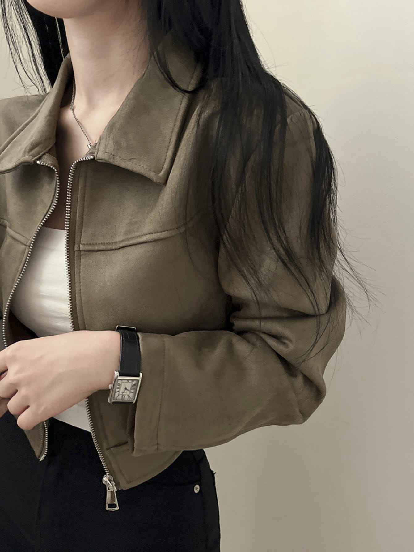 【ヴィンテージ風】 ジャケット レディース ブルゾン ジップアップ ショート丈 スエードタッチ アウター ジャンパー 秋服 秋物 襟付き 長袖 無地 軽い 羽織り 体型カバー 着痩せ 細見え 大人可愛い きれいめ カジュアル オフィス 通勤 OL ママ コーデ 20代 30代 40代