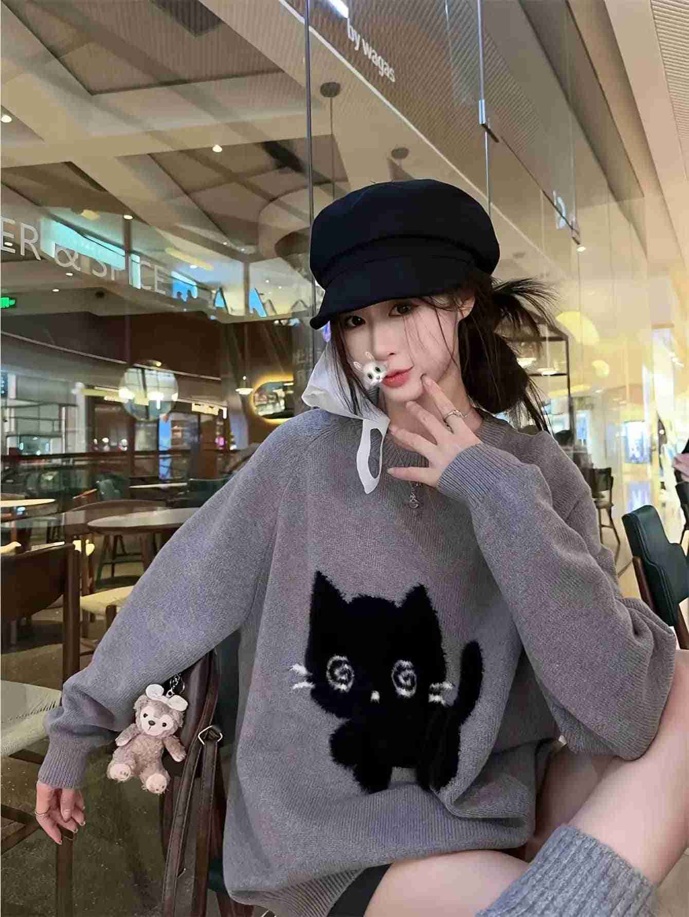 【猫モチーフ】ニット セーター レディース 長袖 トップス ねこ キャット アニマル キャラクター プルオーバー 秋冬 オーバーサイズ ゆったり ビッグシルエット 丸首 クルーネック グレー カジュアル 大人可愛い 体型カバー 着痩せ お尻が隠れる 楽ちん 暖かい 通学