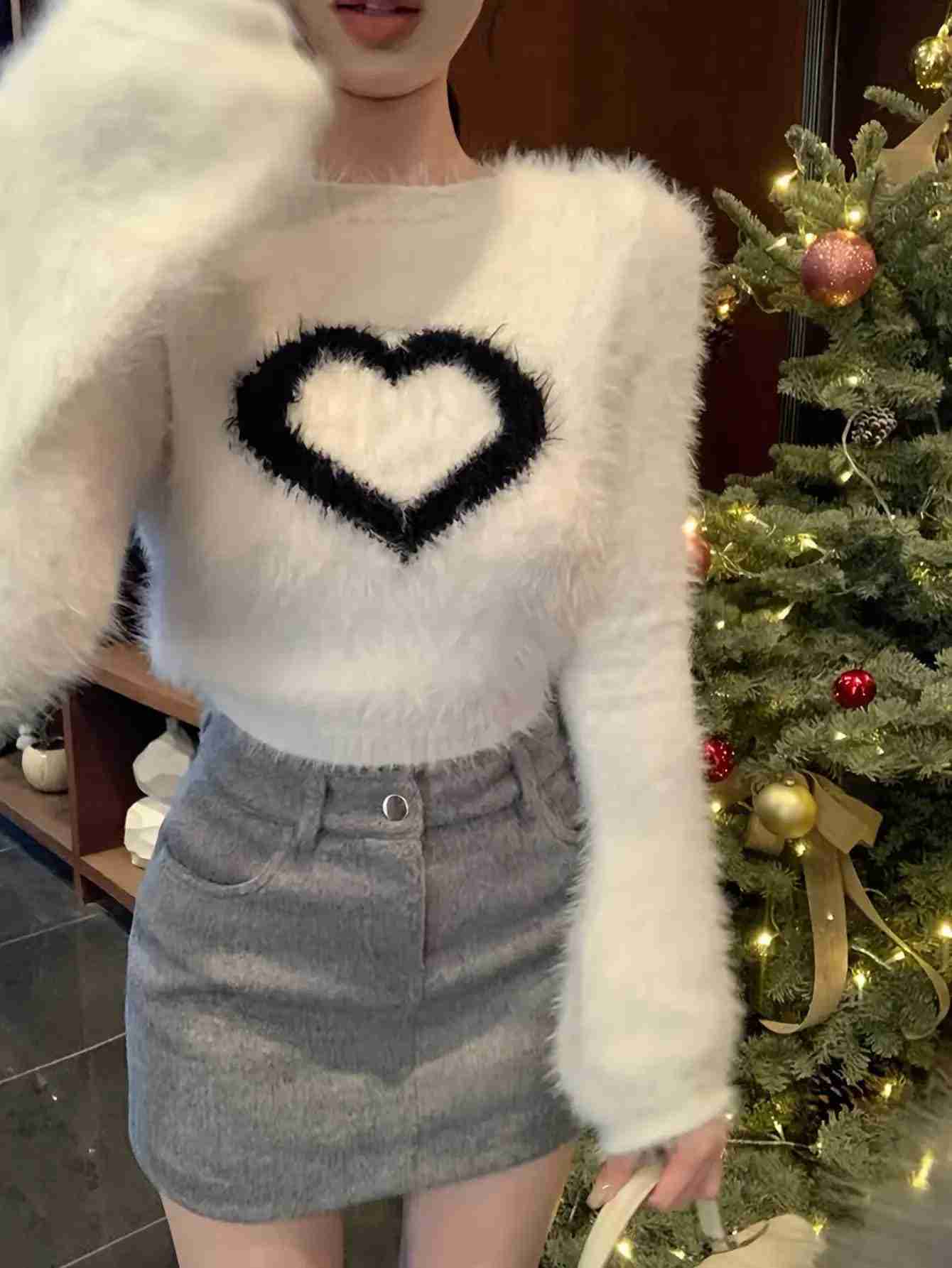 【ハートモチーフ】 ニット セーター レディース トップス ハート柄 ショート丈 シャギーニット モヘアタッチ クルーネック 長袖 プルオーバー ゆるニット 伸縮 ストレッチ 暖かい 防寒 柔らか 大人可愛い フェミニン きれいめ カジュアル デート クリスマス 20代 30代