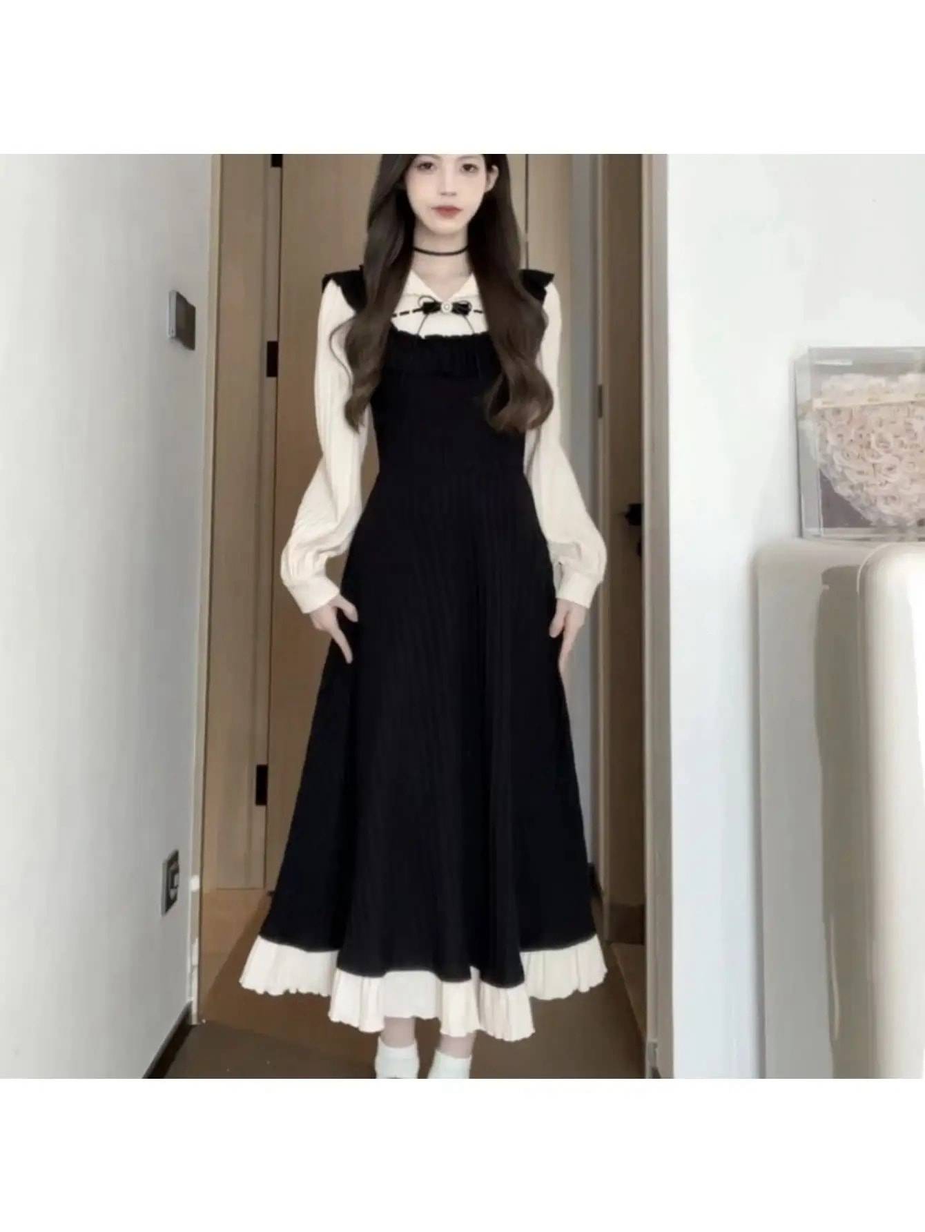 ワンピース レディース ロングワンピース ドッキングワンピース レイヤード? 重ね着? 膝下丈 ミモレ丈 長袖 襟付き リボン Ａライン 裾広がり ボリューム袖 ぽわん袖 ウエストマーク 切り替え 着痩せ 体型カバー 細見え 脚長効果 大人可愛い きれいめ フェミニン