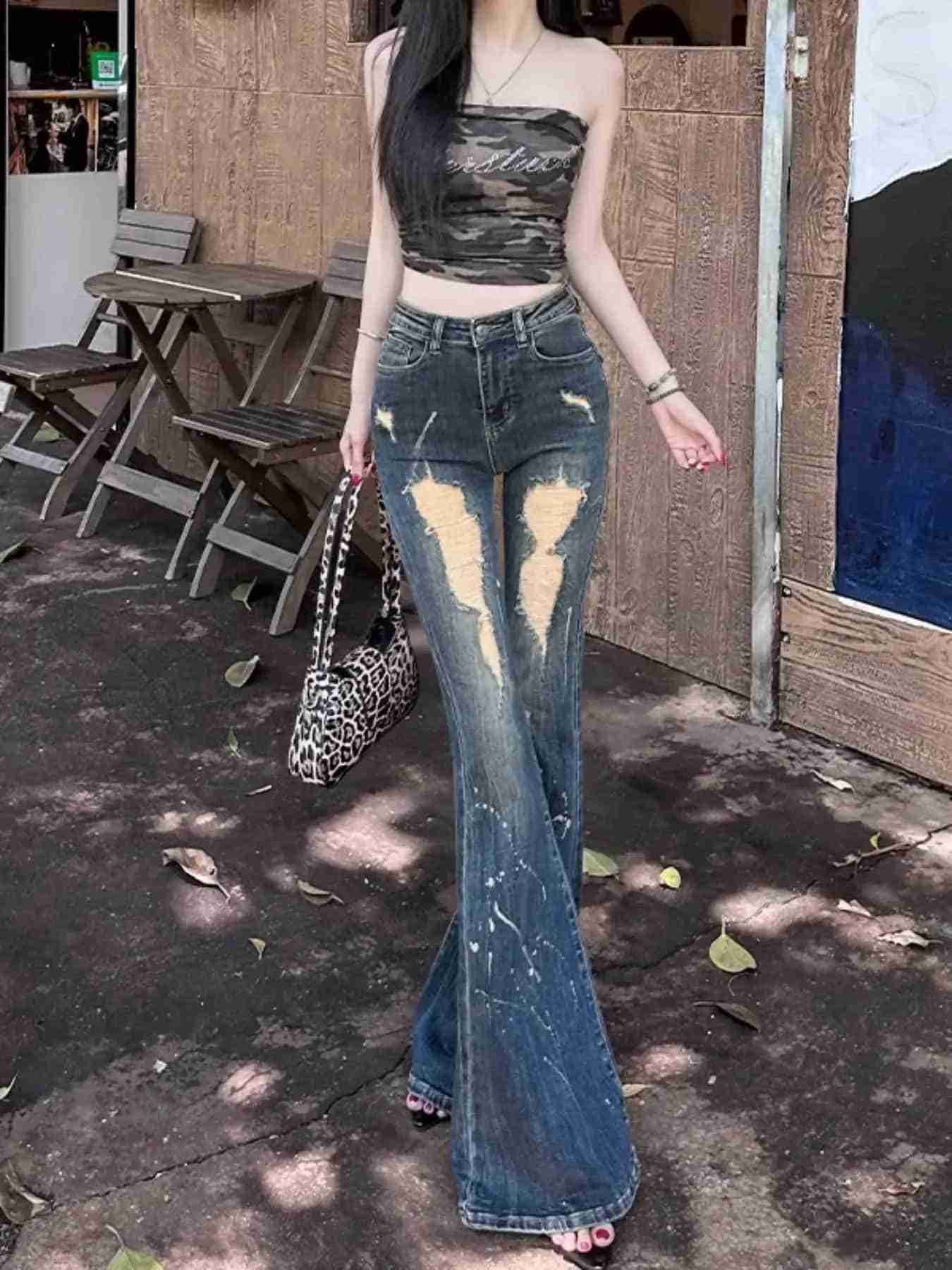 【美脚効果】 デニムパンツ レディース ジーンズ ベルボトム ダメージ クラッシュ ハイウエスト ブーツカット ジーパン ヴィンテージ風 ユーズド加工 切りっぱなし ボヘミアン パンタロン ズボン ボトムス ロングパンツ スタイルアップ 脚長 着痩せ 細見え 体型カバー