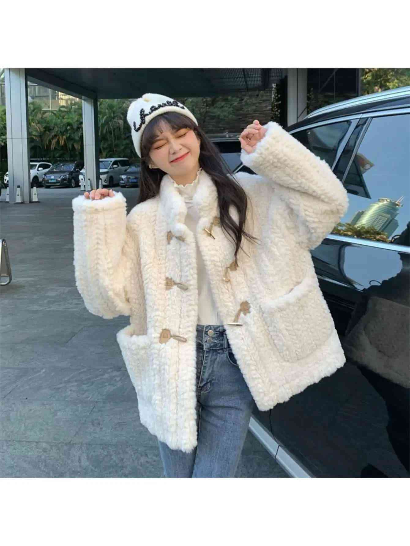 【もこもこ暖か】ボアジャケット レディース ボアブルゾン ダッフルコート ショート丈 アウター コート ジャケット 上着 羽織り フリース トグルボタン ダッフル風 スタンドカラー ポケット付き 厚手 無地 秋冬 冬物 防寒 暖かい 軽い 体型カバー 着痩せ ゆったり｜デイリーパレット店