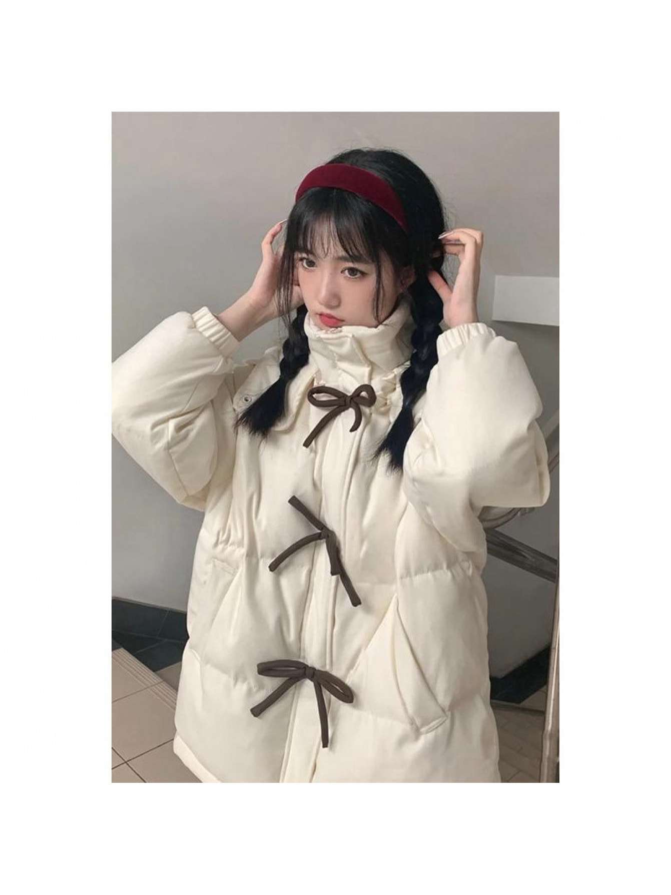 【大人可愛いリボン】中綿コート レディース 中綿ジャケット アウター 冬 厚手 暖かい あったか スタンドカラー ガーリー 韓国風 ブルゾン ダウン風コート ボリューム袖 ジャンパー 上着 防寒 保温 軽量 軽い ゆったり ビッグシルエット オーバーサイズ 体型カバー