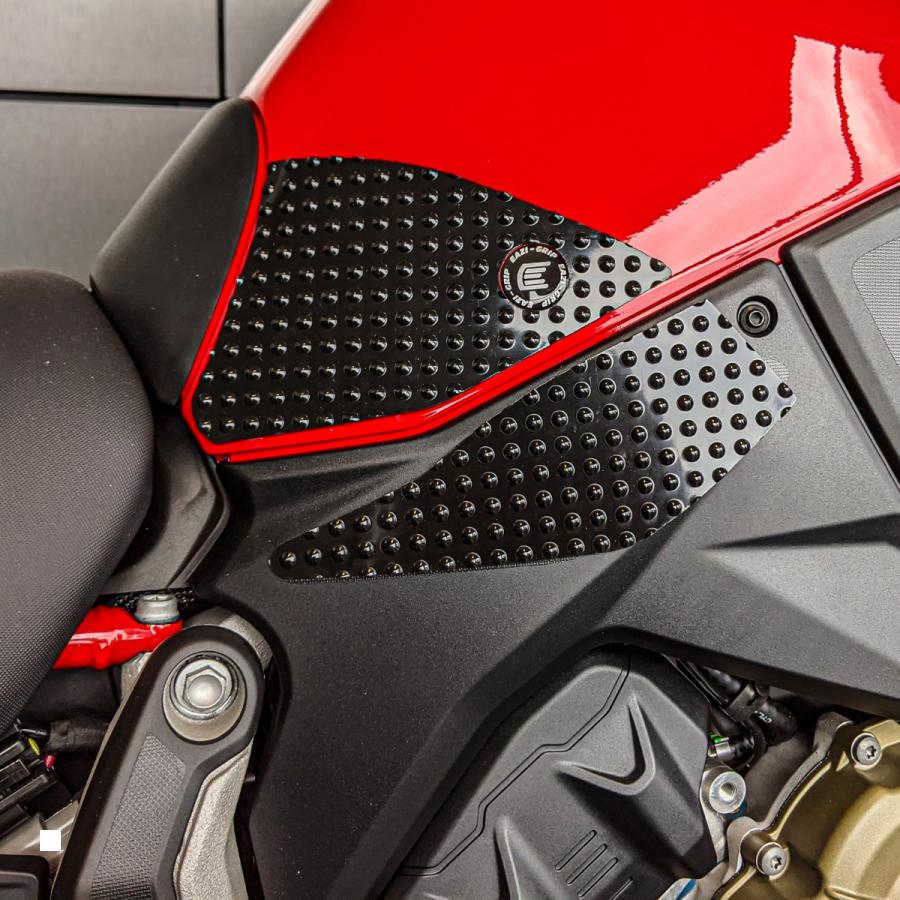 R&G (アールアンドジー ) Eazi-Grip Tank Grips:EVO:ブラック COLOR Multistrada V4 Pikes Peak RG-EVO231BL