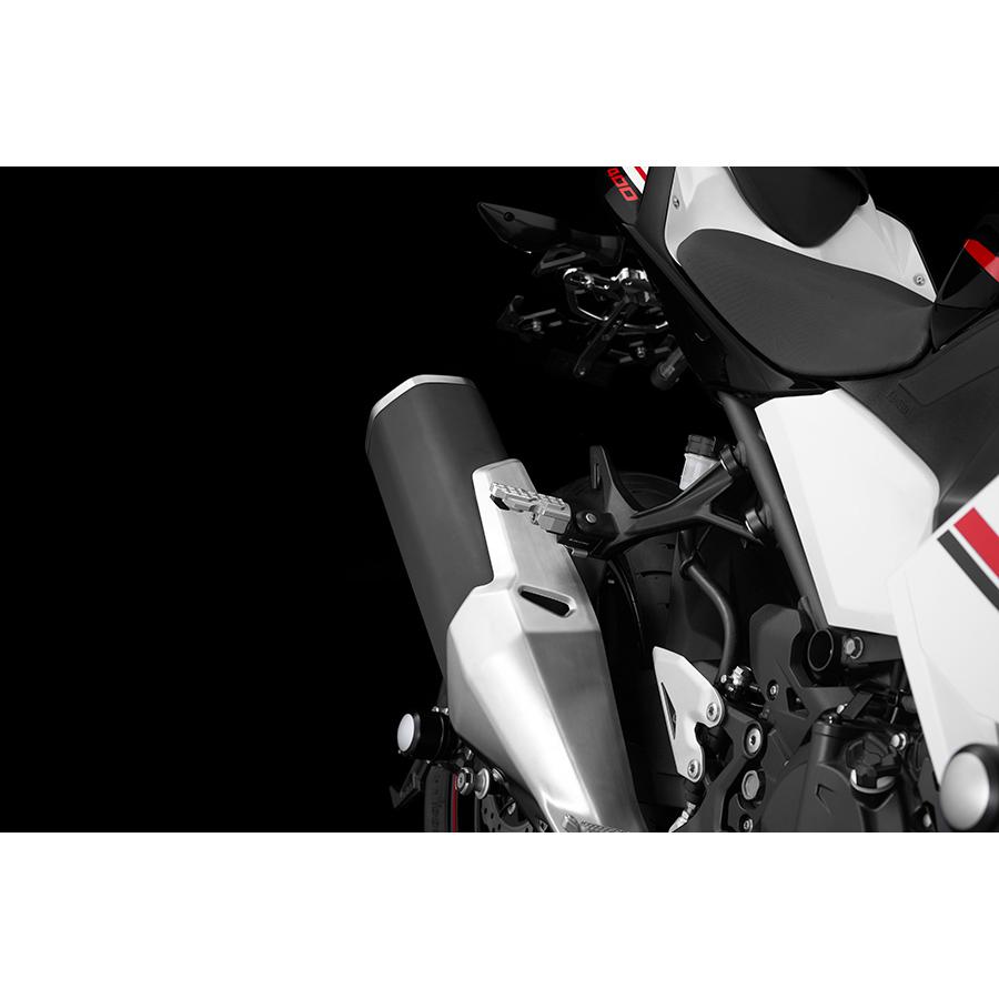 BIKERS (バイカーズ) リアタンデムステップ 左右セット シルバー ニンジャ Ninja250/400 Z250 Z900 Z1000 K0304-SLV｜バイクパーツ・用品　ラバーマーク