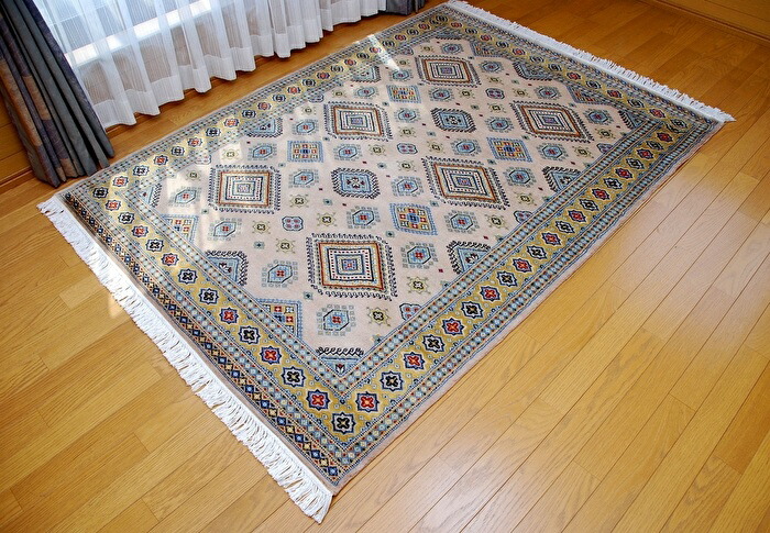 早い者勝ち！パキスタン・ラホール産 ラグ 楽天市場】◇限定品◇ 伝統の逸品 天然ウール100％ 139×193cm