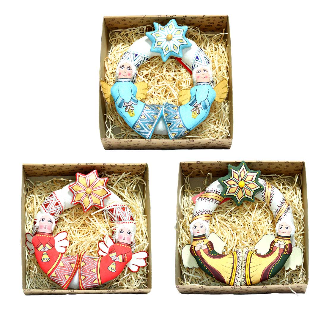 ウクライナ雑貨　クリスマスリース<br>コザ　デレザ工房による<br>伝統柄オーナメントリース「天使」<br>色選択／赤・青・緑<br>ウクライナ製