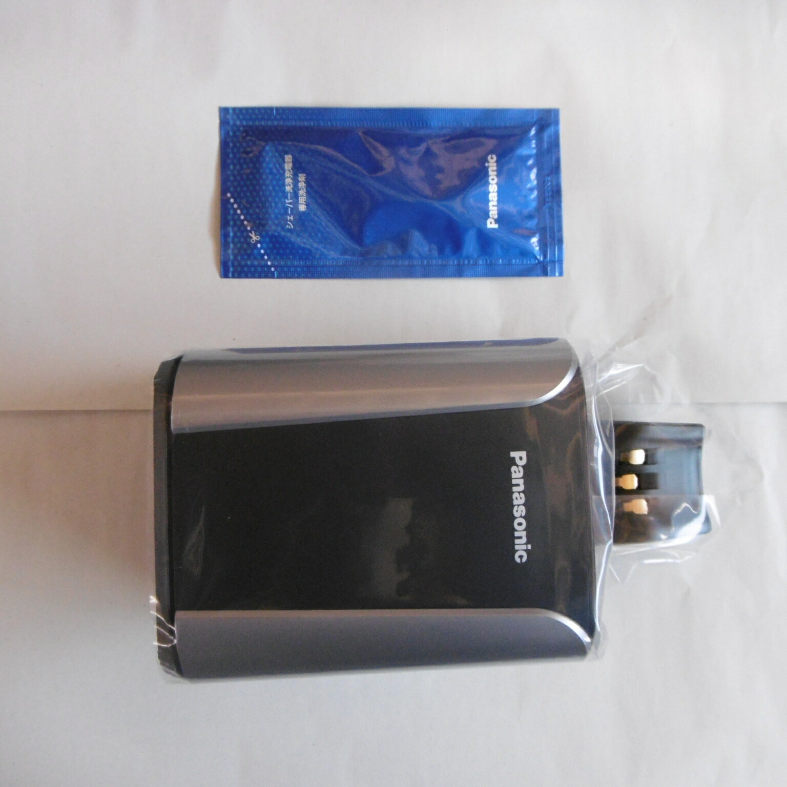 楽天市場 あす楽 在庫あり パナソニック Eslv9zk4217 Rc9 ラムダッシュシェーバー用洗浄器本体 フィルター カップ 洗浄剤1個付 ルクス