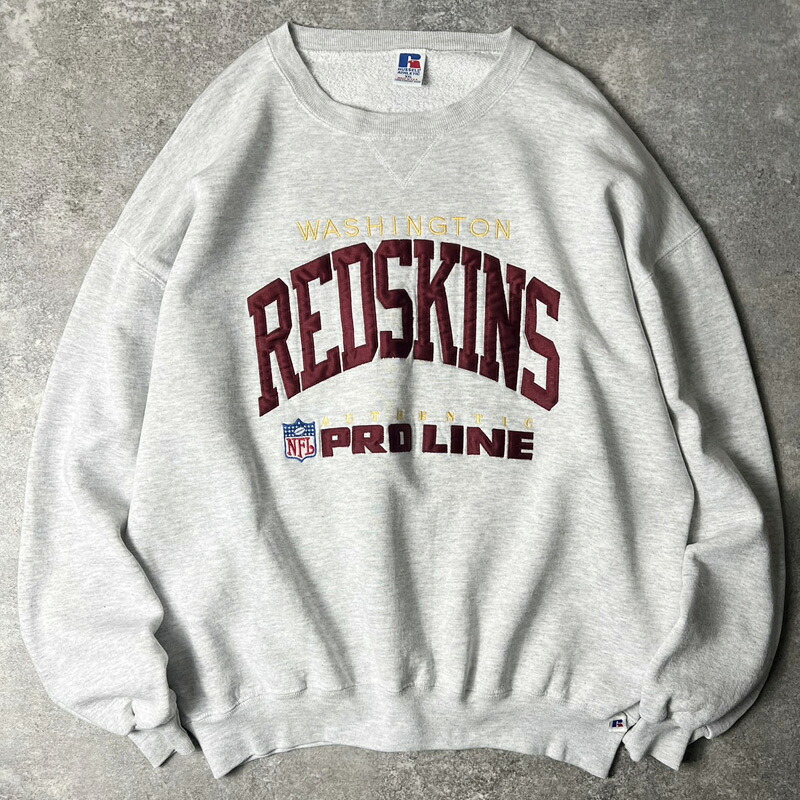 90s USA製 RUSSELL NFL レッドスキンズ 継ぎ切れ刺しゅう 前V 汗水 調教師 XXL / 90年月日 亜米利加製 年寄りの ラッセル 【中古】 古着 亜米利加古着 USED ユーズド 中古 VINTAGE US古着 アメカジ
