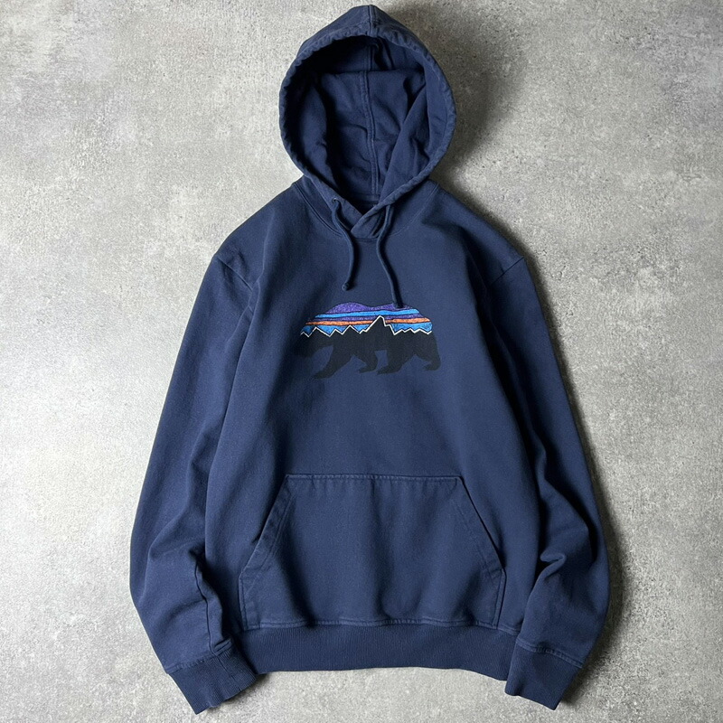 18年製 Patagonia 刷り上げる 流汗 ボンネット パーカー S / パタゴニア 裏起毛 フィッツロイ ベア ロゴタイプ 調教師 グラフィック 米国海軍