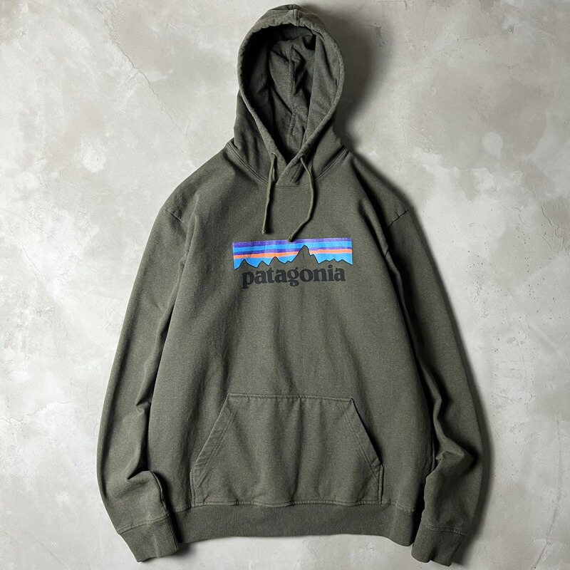 18年製 Patagonia フィッツロイ ロゴタイプ 刷り上げる 流汗 ボンネット パーカー XL / パタゴニア 裏起毛 調教師 グラフィック オリーブ 【中古】 古着 亜米利加古着 USED ユーズド 中古 VINTAGE US古着 アメカジ