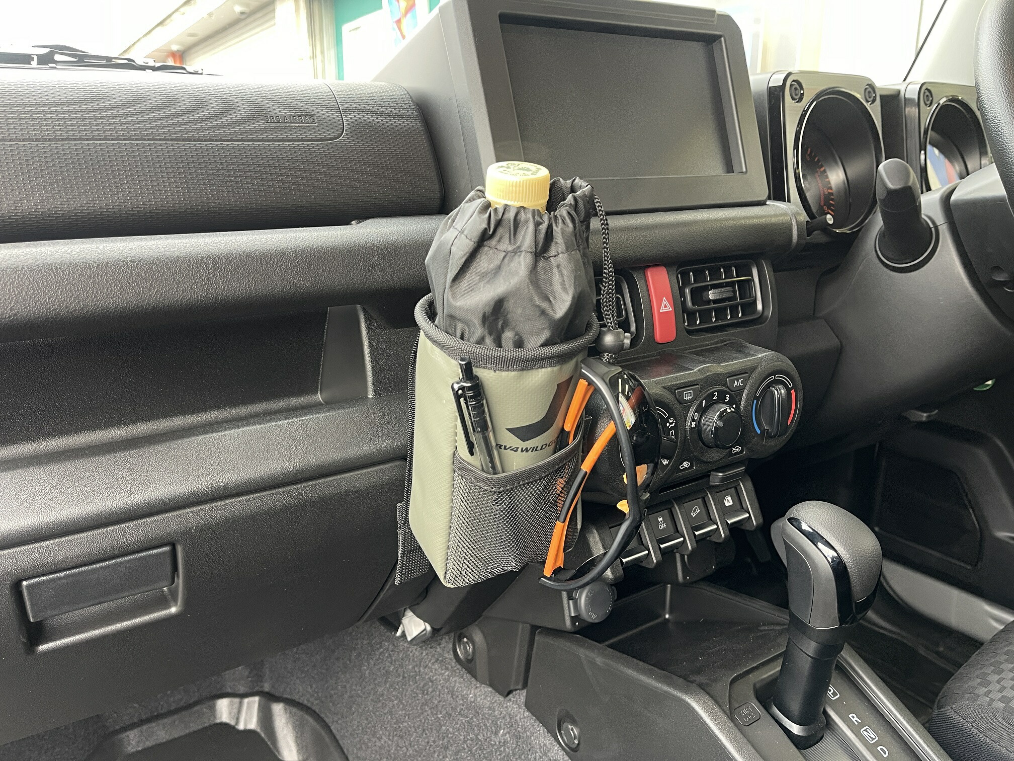 ワイルドグース　シートサイドグリップ　ジムニーJB64,74用 シートサイドグリップ（ジムニーJB64/JB74）｜厚木のジムニー