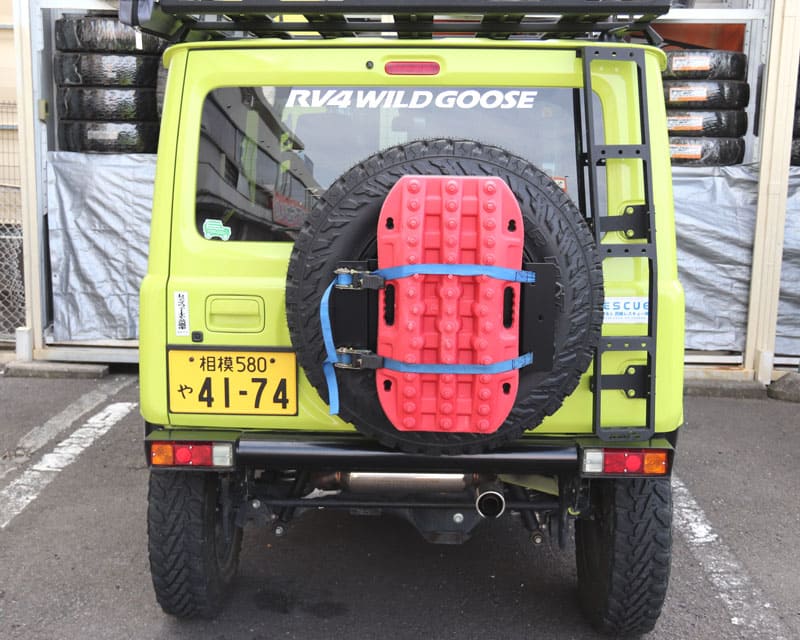 ジムニー用 スペアタイヤ用スタックリカバリーラダーホルダー｜ジムニー専門店RV4ワイルドグース