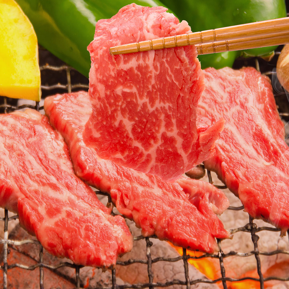 佐賀牛と熊本県産あか牛2種の和牛の食べ比べセットです。 佐賀牛と熊本あか牛焼肉セット 佐賀牛(モモ)300g、あか牛(モモ)300g[SHS7270131]