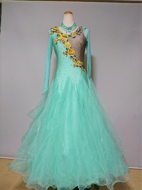 楽天市場】＜レンタル＞衣装・カラオケ・社交ダンスドレスMサイズ 001