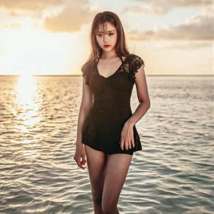 全てのアイテム 水着 水着 レディース リゾート デザイン おしゃれ サマー 動ける 動く 遊ぶ 大人 さわやか 爽やか ラフ 遊び 50代 40代 30代 代 温水 キュート かわいい 女子 女性 プール 夏 黒 体型カバー レース フリル ワンピース ブラック