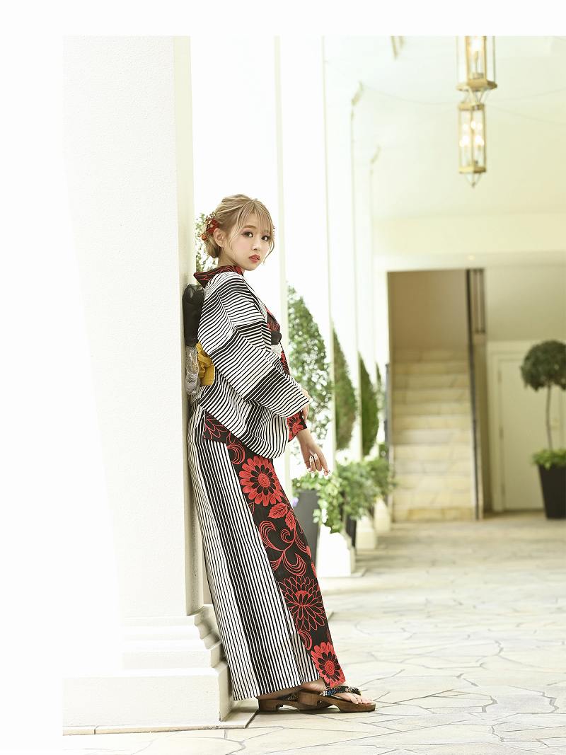 激安特価 浴衣 セット レディース ゆかた 帯 下駄 キャバ Ryuyu 半身柄 ストライプ 花柄 赤 あす楽 ストライプ 赤 兵児帯 かっこいい 高級 即日発送 ブランド 女性 女 大人 ファッション 男ウケ 花柄 レトロ 古典 モダン 夏祭り 祭り