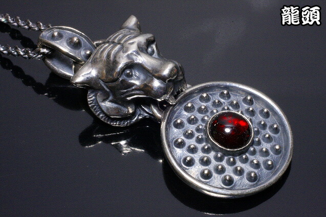 送料無料 龍頭 虎 霰ラウンド ペンダント トップ ガーネット チェーン付き シルバー タイガー 和柄 和風 雑誌掲載アイテム メンズ 男性用 ギフト プレセント ネックレス Painfreepainrelief Com