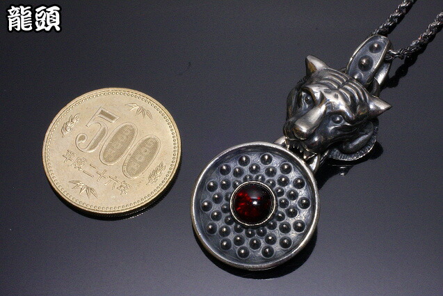 送料無料 龍頭 虎 霰ラウンド ペンダント トップ ガーネット チェーン付き シルバー タイガー 和柄 和風 雑誌掲載アイテム メンズ 男性用 ギフト プレセント ネックレス Painfreepainrelief Com