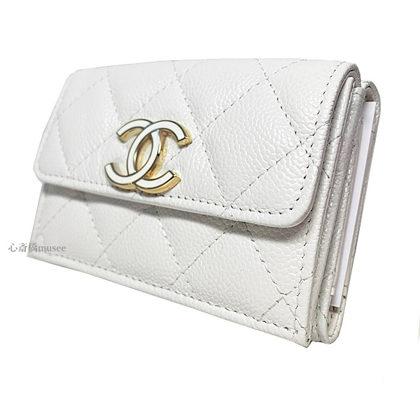 楽天市場 新品 Chanel シャネル 21年クルーズコレクション スモールフラップウォレット 折り財布 キャビア マトラッセ ミニ 白 ビッグccマーク 白 ゴールド金具 Ap1513 B Small Wallet 箱 リボン カメリアでのラッピング ホワイト 心斎橋ミュゼ