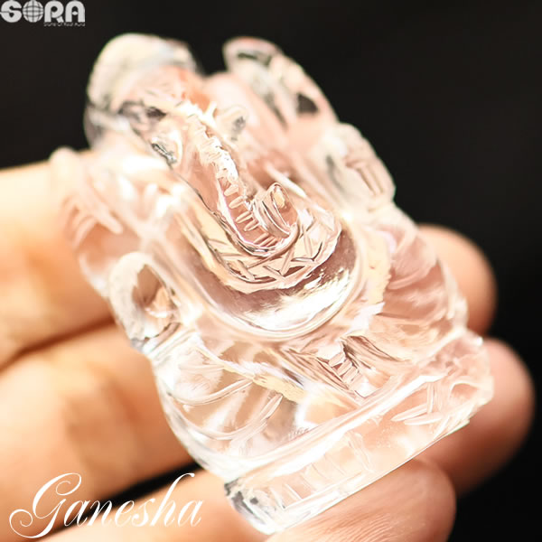 １点物　ガネーシュヒマール産水晶　象の置物 ガネーシュヒマール産水晶 象の置物