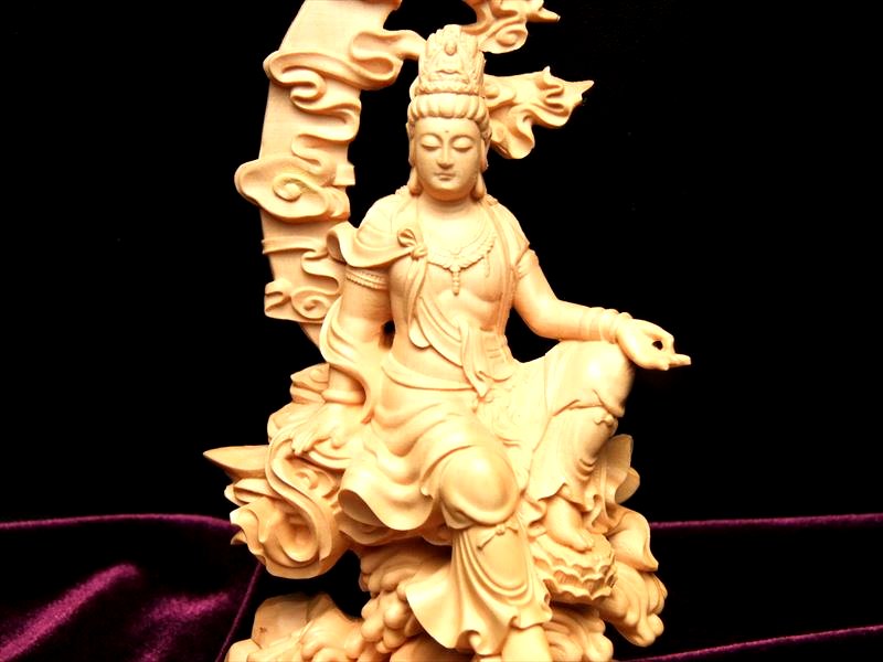 ●5A 透かし彫り【水月観音（座像）木彫り観音像置物】高さ約175mm 風水やインテリアに