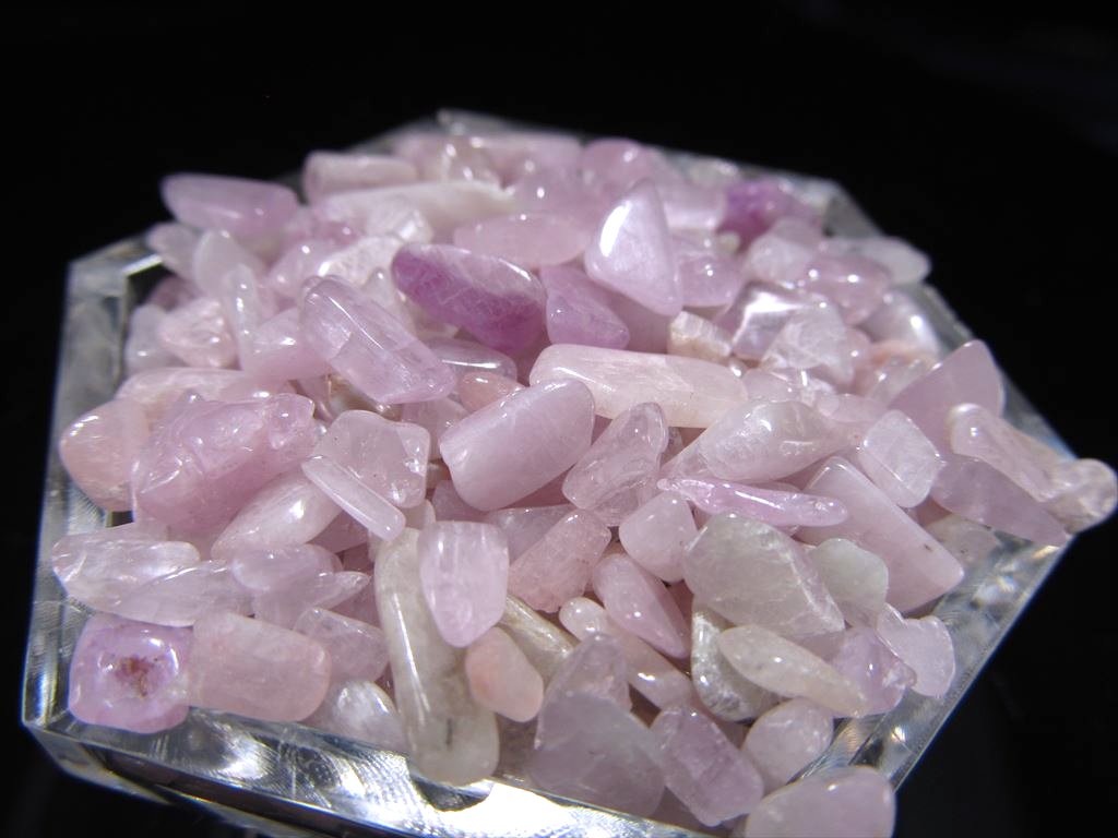 楽天市場】○ブラックライトで光る【天然ルビー ラフ原石 さざれ】約