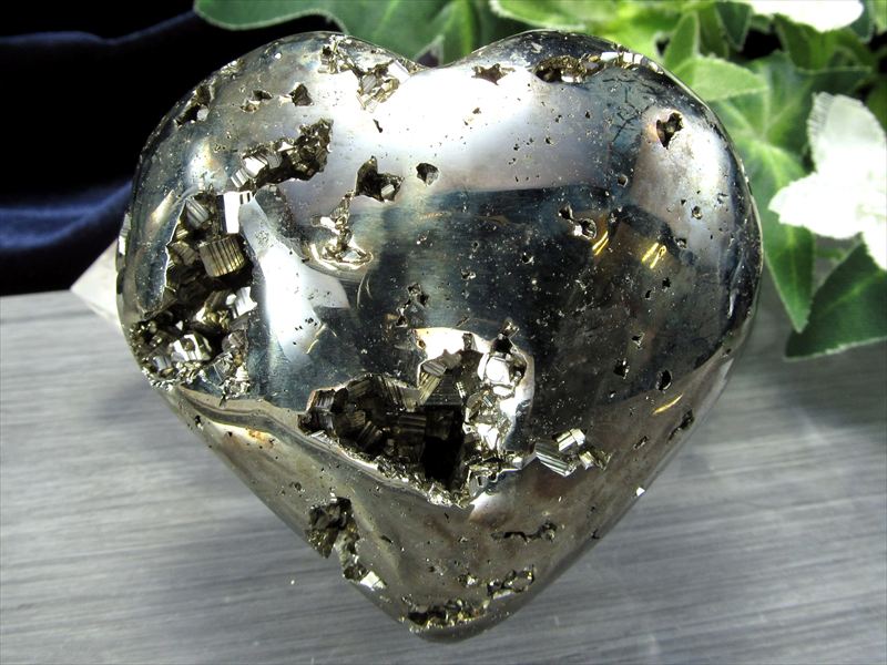 超極大15.59kg‼️✨ゴールドの輝き✨強力邪気祓い、金運招来✨パイライト 原石 超極大15.59kg‼️✨ゴールドの輝き✨強力邪気祓い、金運招来