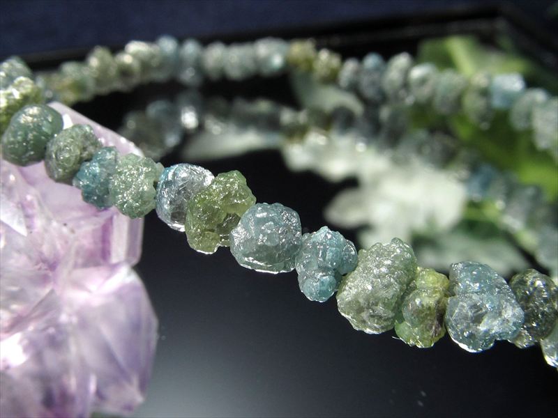 Limited to 1 bottle, super rare [natural blue diamond crystal gemstone bracelet] 32ct crystal size, approx. 4mm-6mm, green diamond mixed, symbol of eternal bond, perfect for harmony and comfort [from South Africa] [ngt] power stone natural stone [ss-50]
